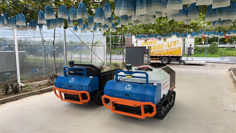江苏叁拾叁履带式植保、运输机器人