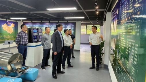 Jin Shancun, Director of the Agriculture and Rural Bureau of Hai'an City, and his delegation visited Jiangsu Three&three for inspection and sightseeing