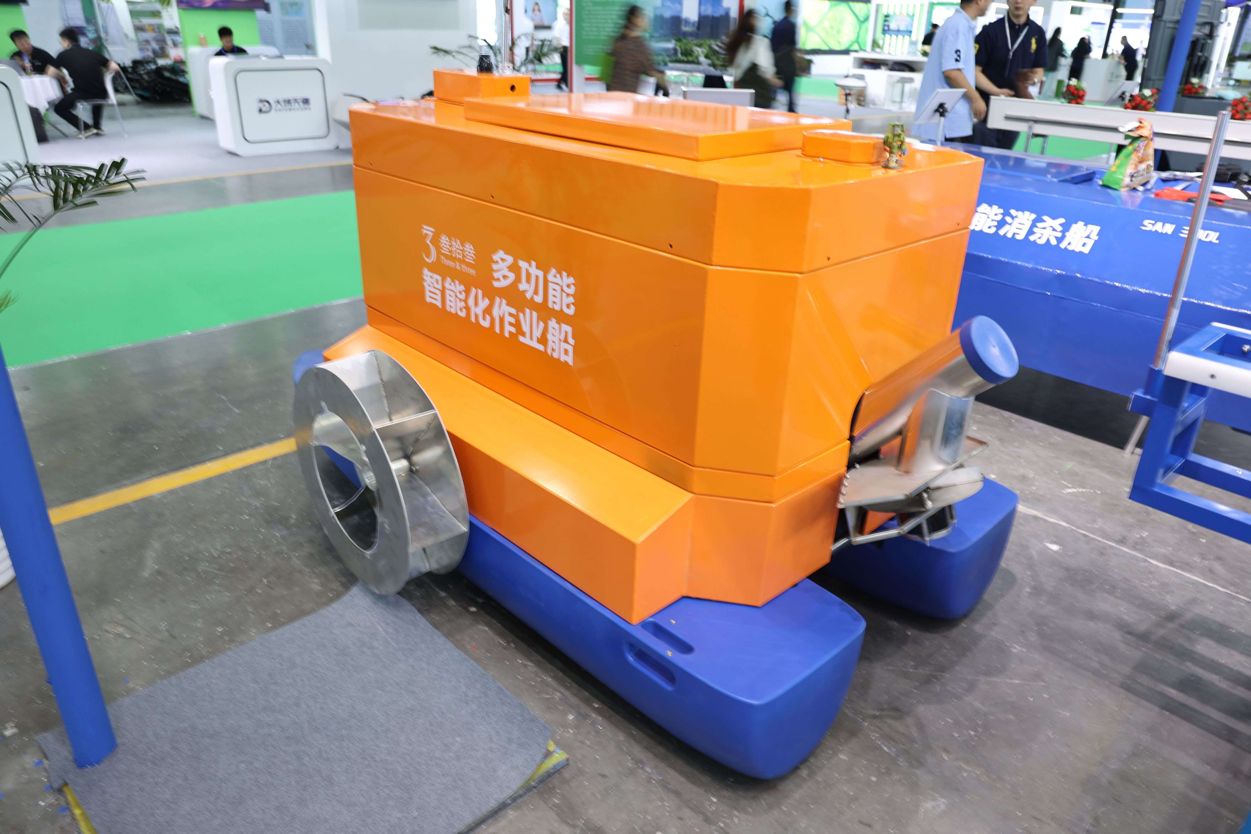 水产投饲机器人在大闸蟹养殖场里效果怎么样