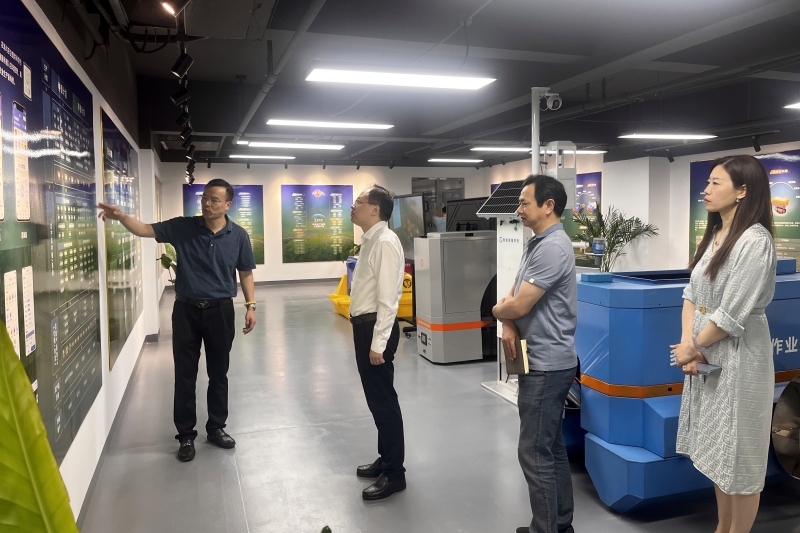 Fan Xiangqian, Director of Qilin Science and Technology Innovation Park Management Committee, and his delegation visited Jiangsu Three&Three for guidance2